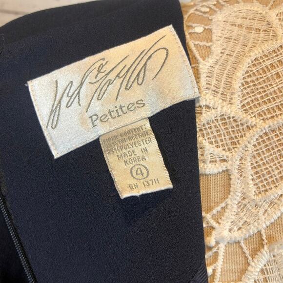 Lord & Taylor petite fitted Navy short sleeved round neck dress size 4 petite - Picture 9 of 10